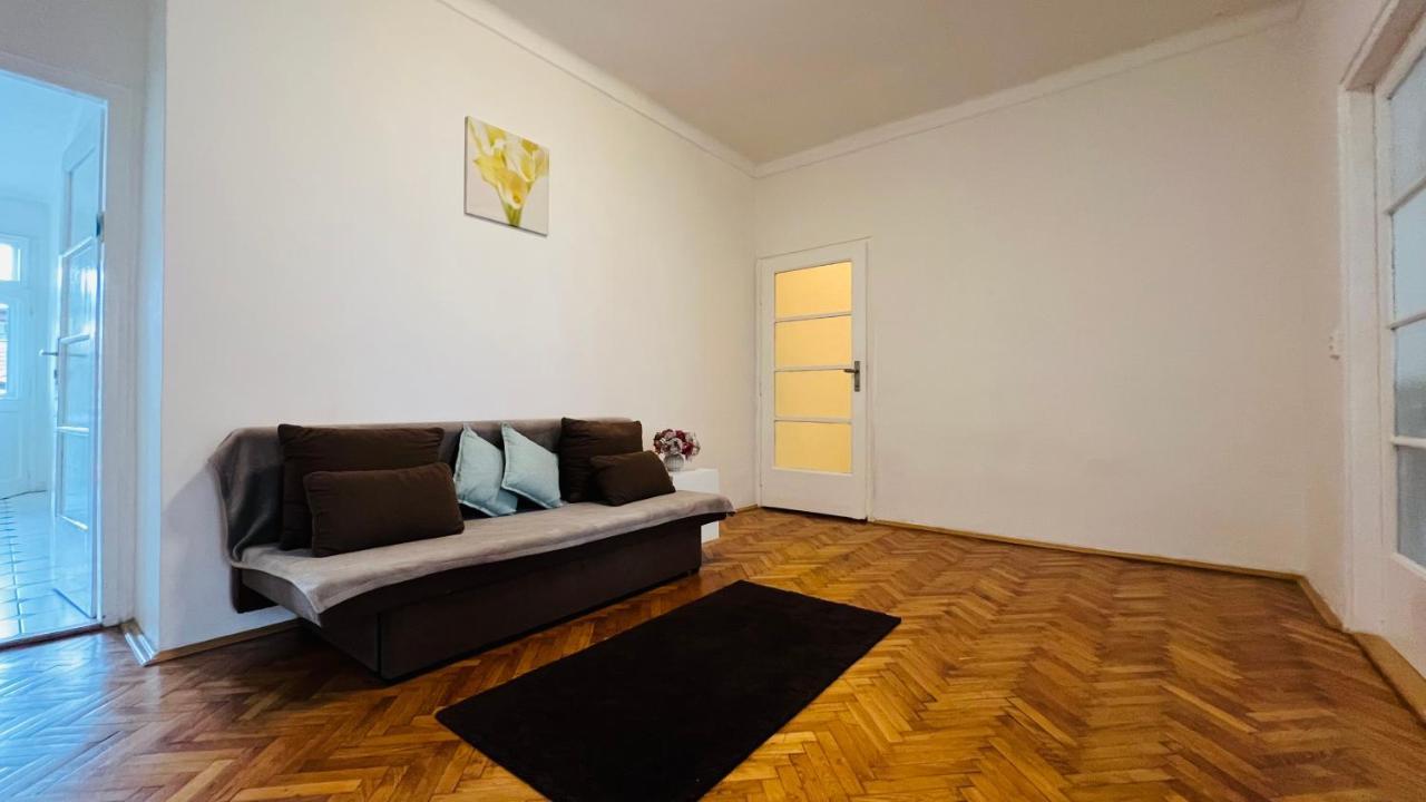 Cosy Flat In The Heart Of Prague Apartment Ngoại thất bức ảnh