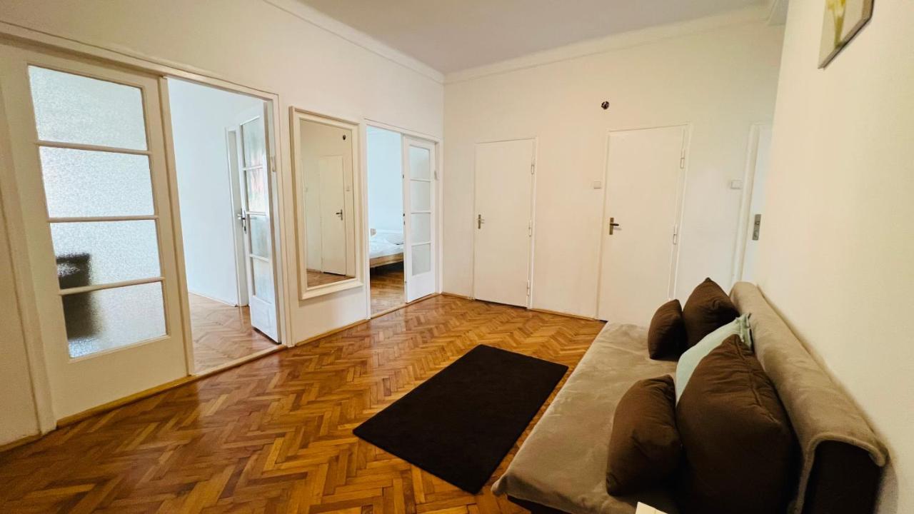 Cosy Flat In The Heart Of Prague Apartment Ngoại thất bức ảnh