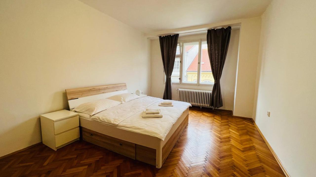 Cosy Flat In The Heart Of Prague Apartment Ngoại thất bức ảnh