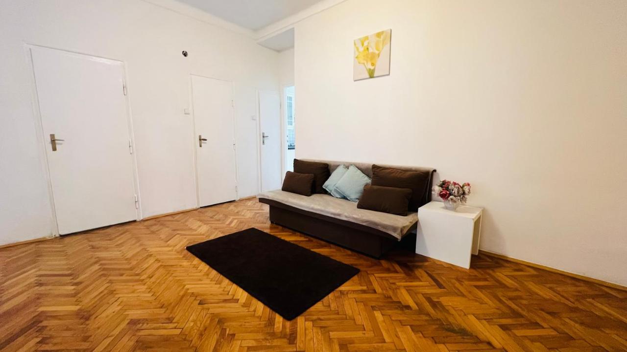 Cosy Flat In The Heart Of Prague Apartment Ngoại thất bức ảnh